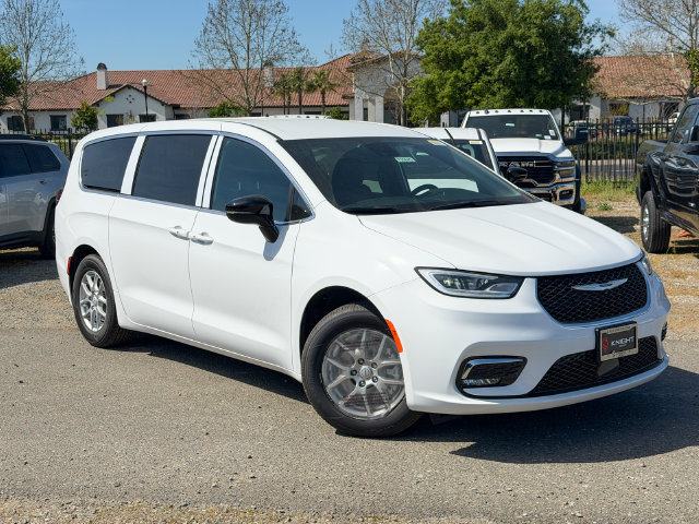 New 2026 Chrysler Pacifica Select FWD image 2