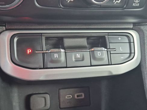 Used 2023 GMC Acadia SLE w/ LPO, Floor Liner Package FWD image 19