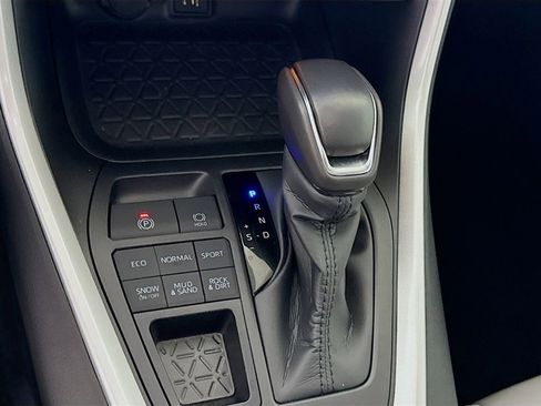 Certified 2025 Toyota RAV4 XLE Premium image 21