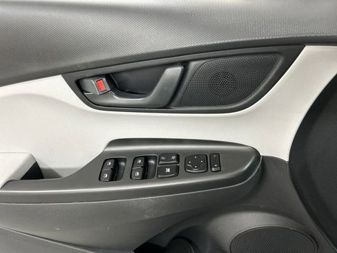 Used 2023 Hyundai Kona SEL AWD/4WD image 11