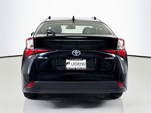 Used 2020 Toyota Prius XLE image 7