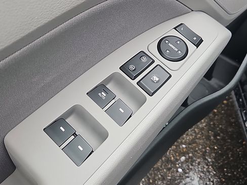 Used 2020 Hyundai Elantra Value Edition image 16