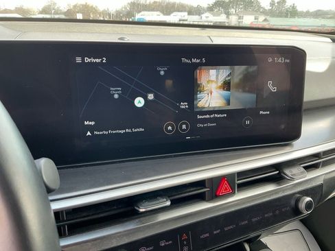 Used 2024 Kia Sorento S image 18