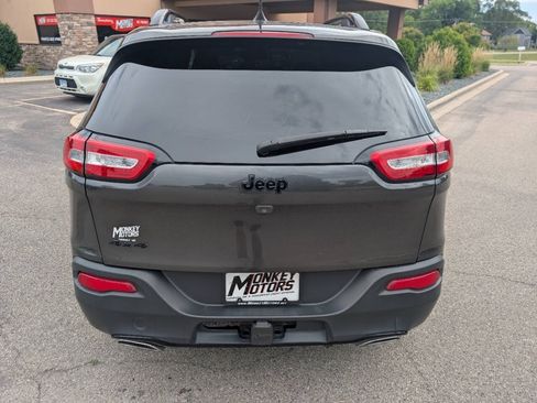 Used 2016 Jeep Cherokee Latitude w/ Cold Weather Group AWD/4WD image 7