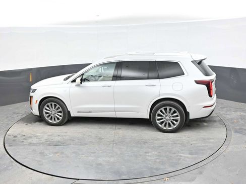 Used 2024 Cadillac XT6 Premium Luxury w/ Technology Package AWD/4WD image 28