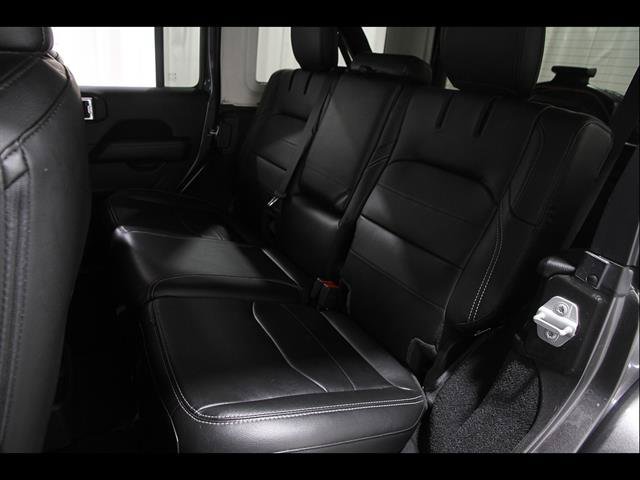Used 2022 Jeep Wrangler Unlimited Sahara w/ Cold Weather Group AWD/4WD image 21