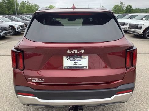 Used 2024 Kia Sorento EX w/ Panoramic Sunroof Package FWD image 5