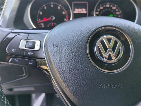 Used 2021 Volkswagen Tiguan SE AWD/4WD image 29