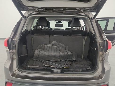 Used 2018 Toyota Highlander XLE image 23