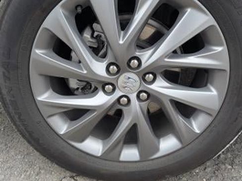 Used 2025 Buick Enclave Preferred image 9