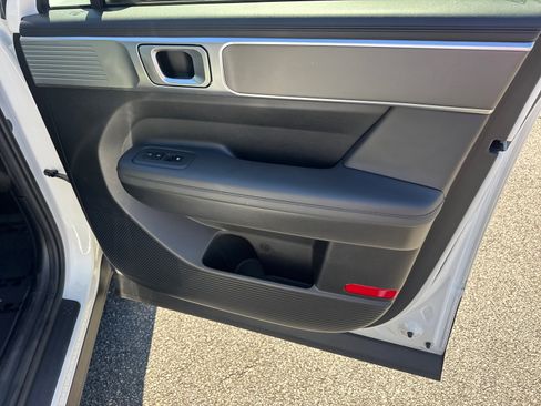 Used 2025 Hyundai Santa Fe SEL image 14