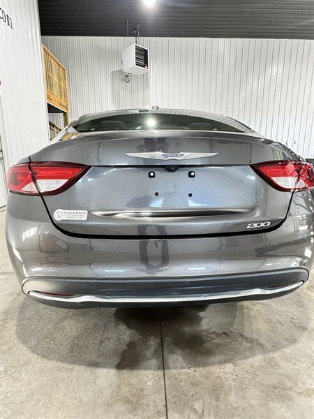 Used 2015 Chrysler 200 Limited w/ Convenience Group FWD image 3