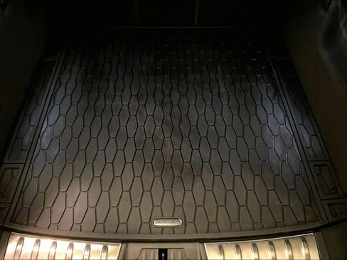 Used 2025 Jaguar F-PACE R-Dynamic S image 33