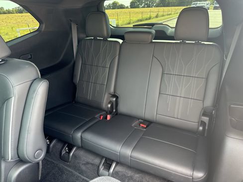 Used 2025 Buick Enclave Avenir w/ Super Cruise Package FWD image 25