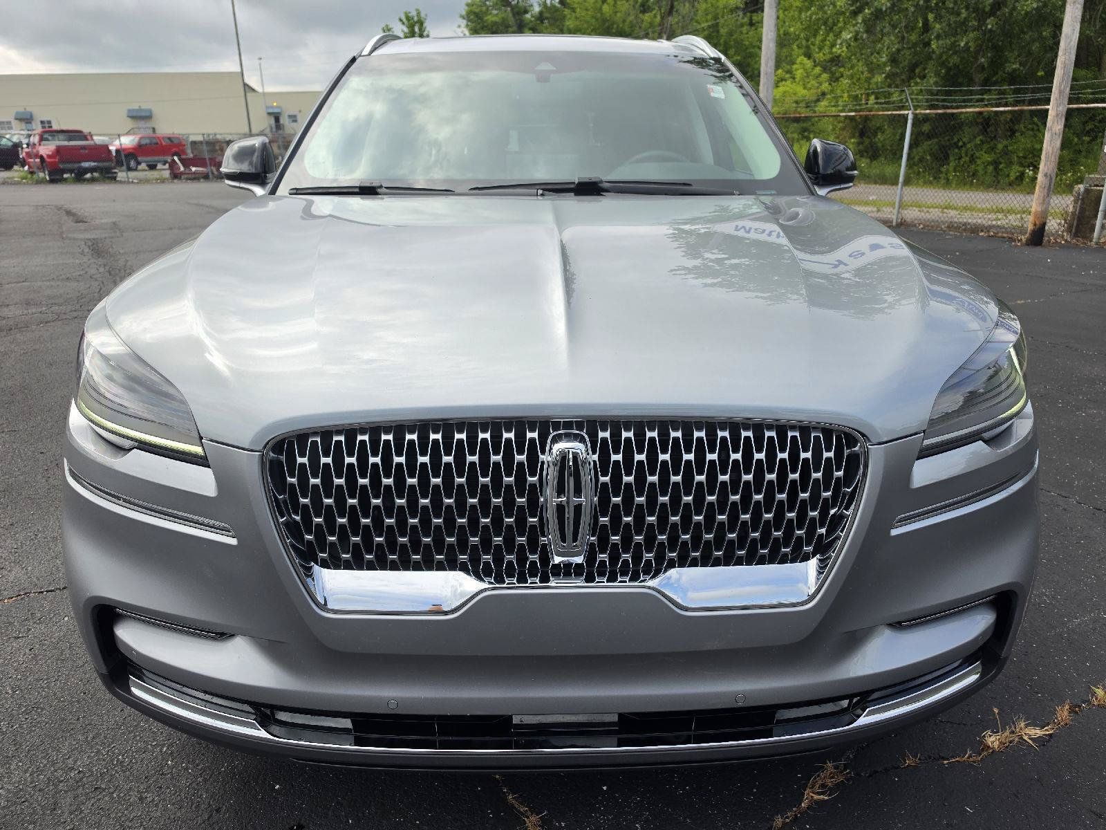 Used 2023 Lincoln Aviator AWD w/ Premium Package image 7