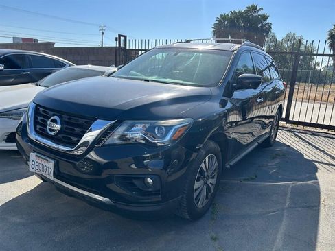 Used 2018 Nissan Pathfinder SL FWD image 11