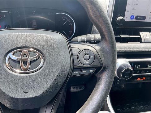 Used 2024 Toyota RAV4 XLE FWD image 24
