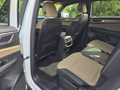 Used 2024 Volkswagen Atlas Cross Sport SE AWD/4WD image 24