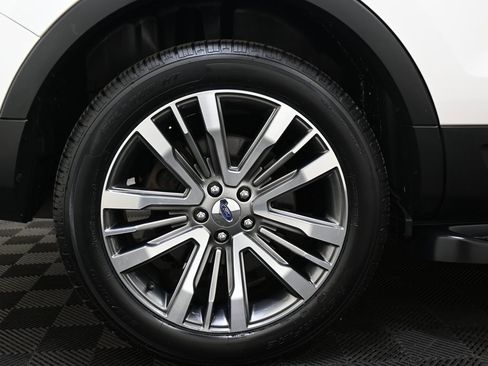 Used 2018 Ford Explorer Platinum image 39