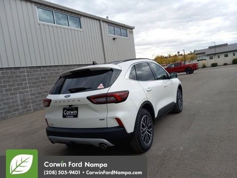 New 2025 Ford Escape SE w/ PHEV Premium Package FWD image 3