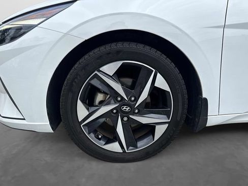 Used 2023 Hyundai Elantra SEL w/ Convenience Package FWD image 11