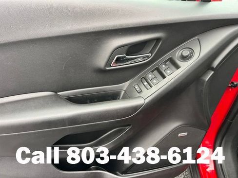 Used 2015 Chevrolet Trax LT w/ LT Sun and Sound Package FWD image 8