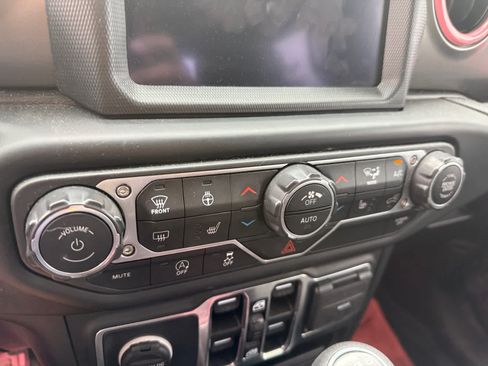 Used 2023 Jeep Gladiator Sport AWD/4WD image 17