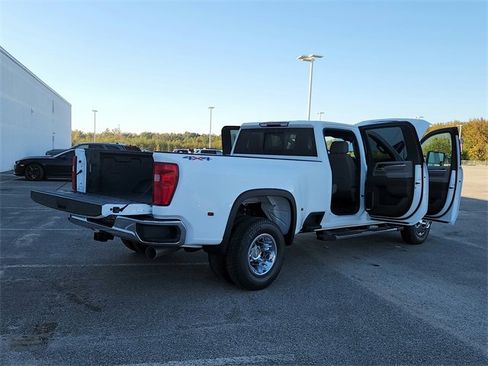 New 2026 Chevrolet Silverado 3500 LT w/ Leather Package image 15