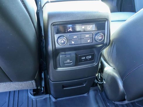 Used 2023 GMC Acadia SLT w/ Preferred Package image 20