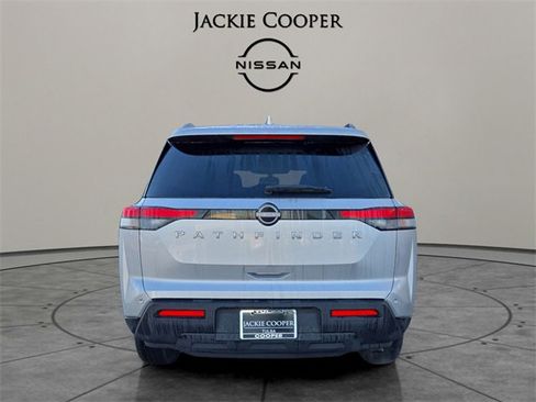 Certified 2025 Nissan Pathfinder SV image 4