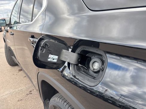 Used 2019 Chevrolet Traverse LT AWD/4WD image 44