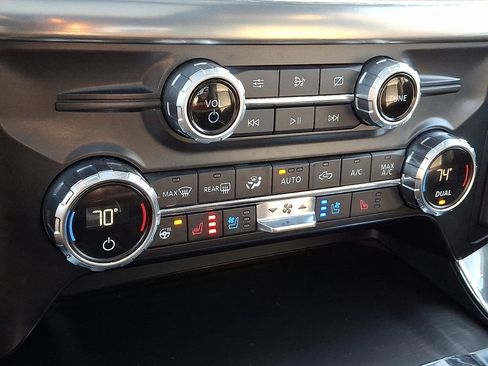 Certified 2021 Ford F150 Lariat w/ Equipment Group 502A High image 17