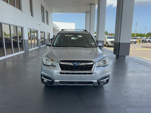 Used 2017 Subaru Forester 2.5i Limited w/ Popular Package #2 AWD/4WD image 3