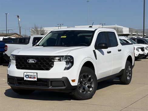 New 2026 Ford Maverick XLT image 25