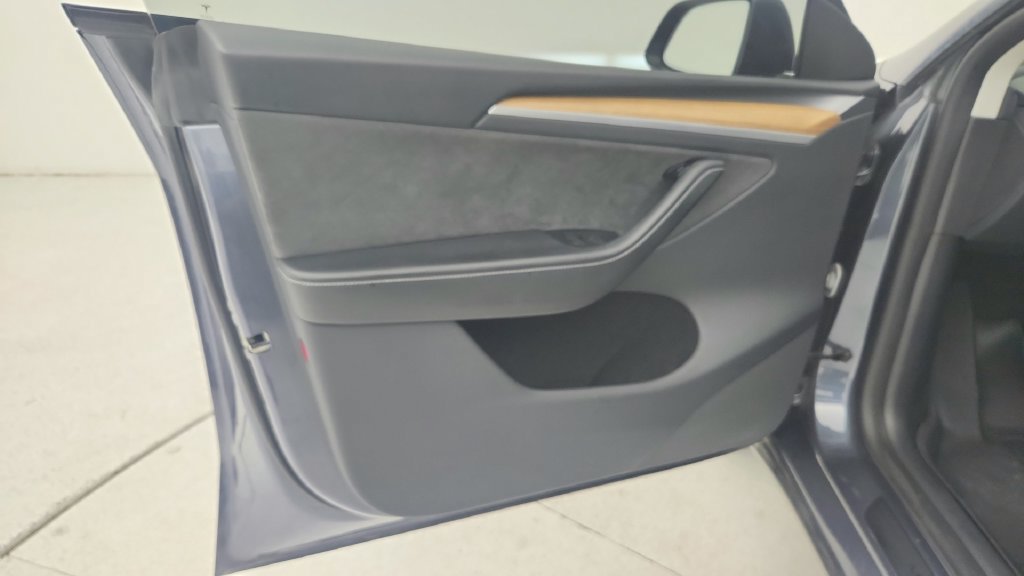 Used 2023 Tesla Model Y Long Range AWD/4WD image 21
