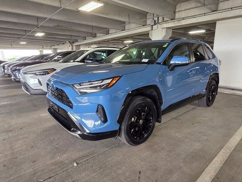 Used 2023 Toyota RAV4 SE w/ SE Grade Weather Package AWD/4WD image 11