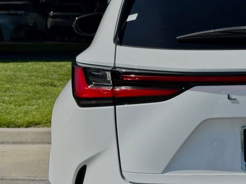 Used 2025 Lexus NX 350 F Sport AWD/4WD image 11