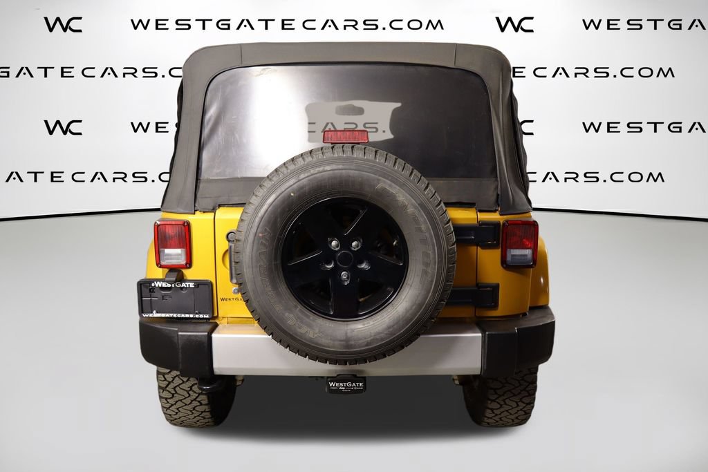 Used 2014 Jeep Wrangler Unlimited Sahara w/ Max Tow Package AWD/4WD image 4