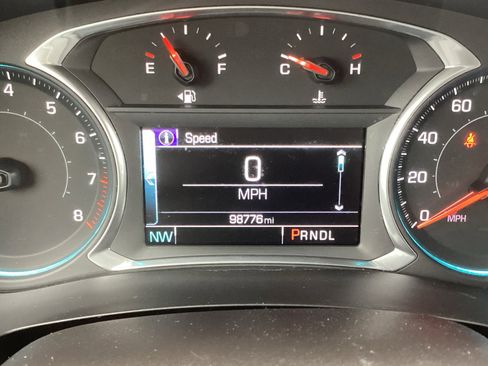 Used 2019 Chevrolet Traverse LT image 3