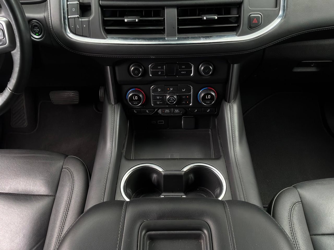 Used 2024 Chevrolet Tahoe LT w/ Luxury Package AWD/4WD image 17