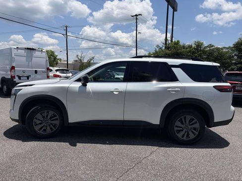 Used 2026 Nissan Pathfinder SV FWD image 6