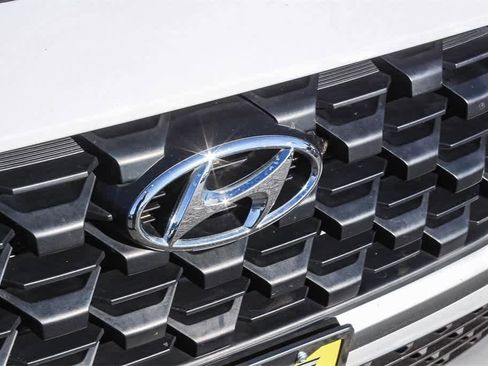 Certified 2023 Hyundai Santa Fe SEL image 16