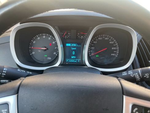 Used 2017 Chevrolet Equinox LT w/ Convenience Package image 18