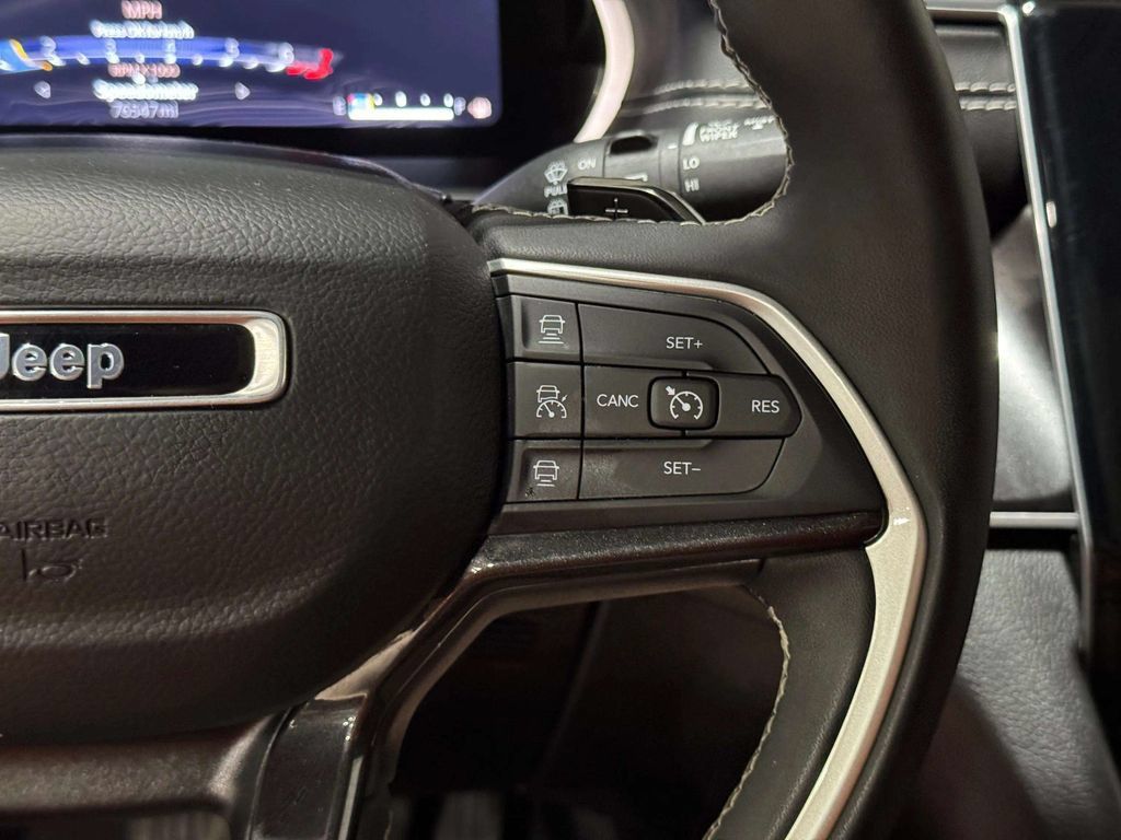Used 2023 Jeep Grand Cherokee L Laredo AWD/4WD image 16