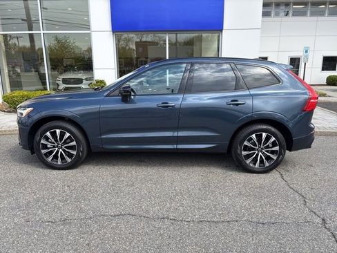 Used 2025 Volvo XC60 B5 Plus w/ Climate Package AWD/4WD image 2