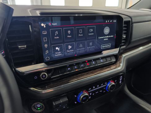 Used 2024 GMC Sierra 1500 SLE w/ Preferred Package AWD/4WD image 11