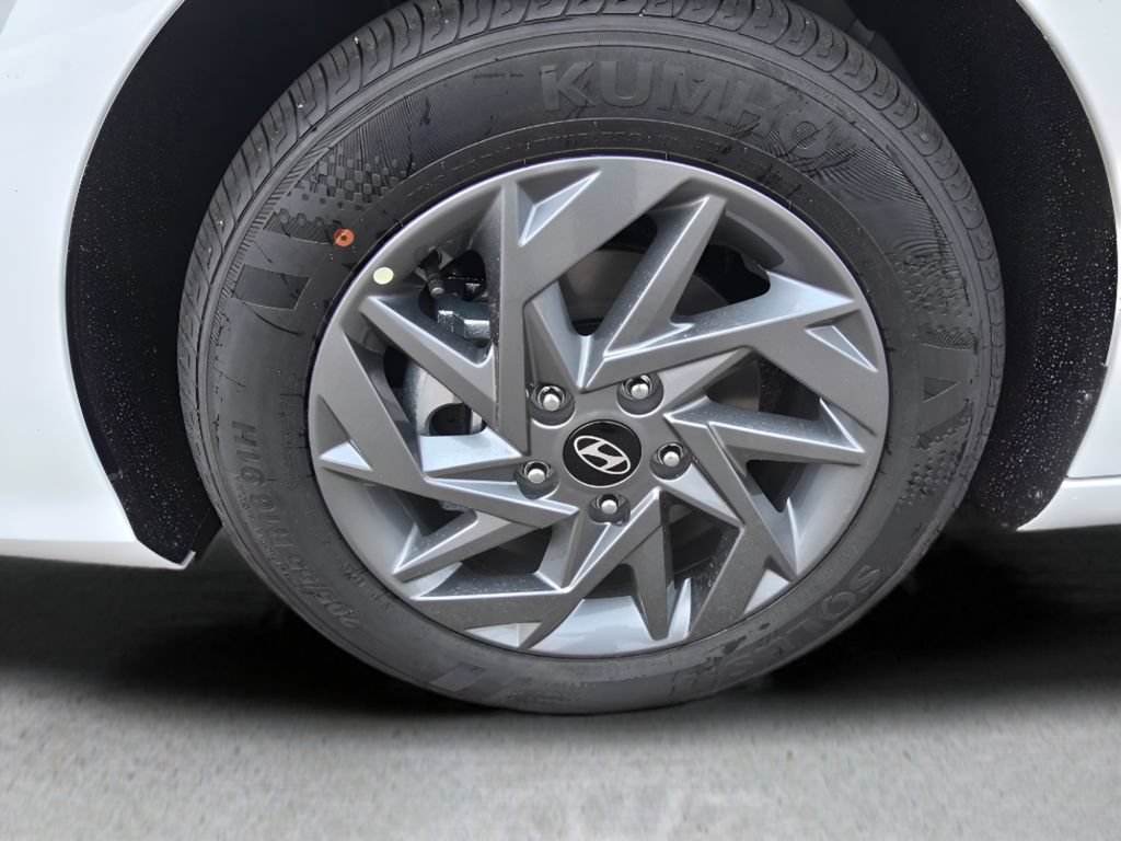 Used 2026 Hyundai Elantra Hybrid FWD image 10