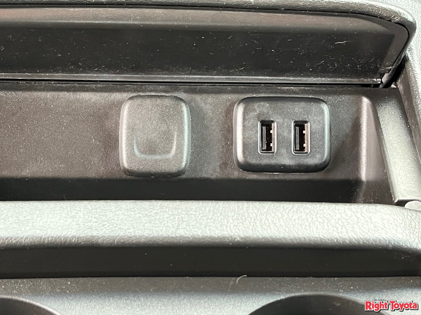 Used 2018 Chevrolet Suburban Premier RWD image 26