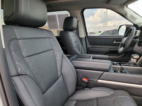 Used 2024 Toyota Tundra Limited AWD/4WD image 17