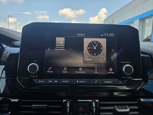 Used 2025 Nissan Pathfinder SV AWD/4WD image 18